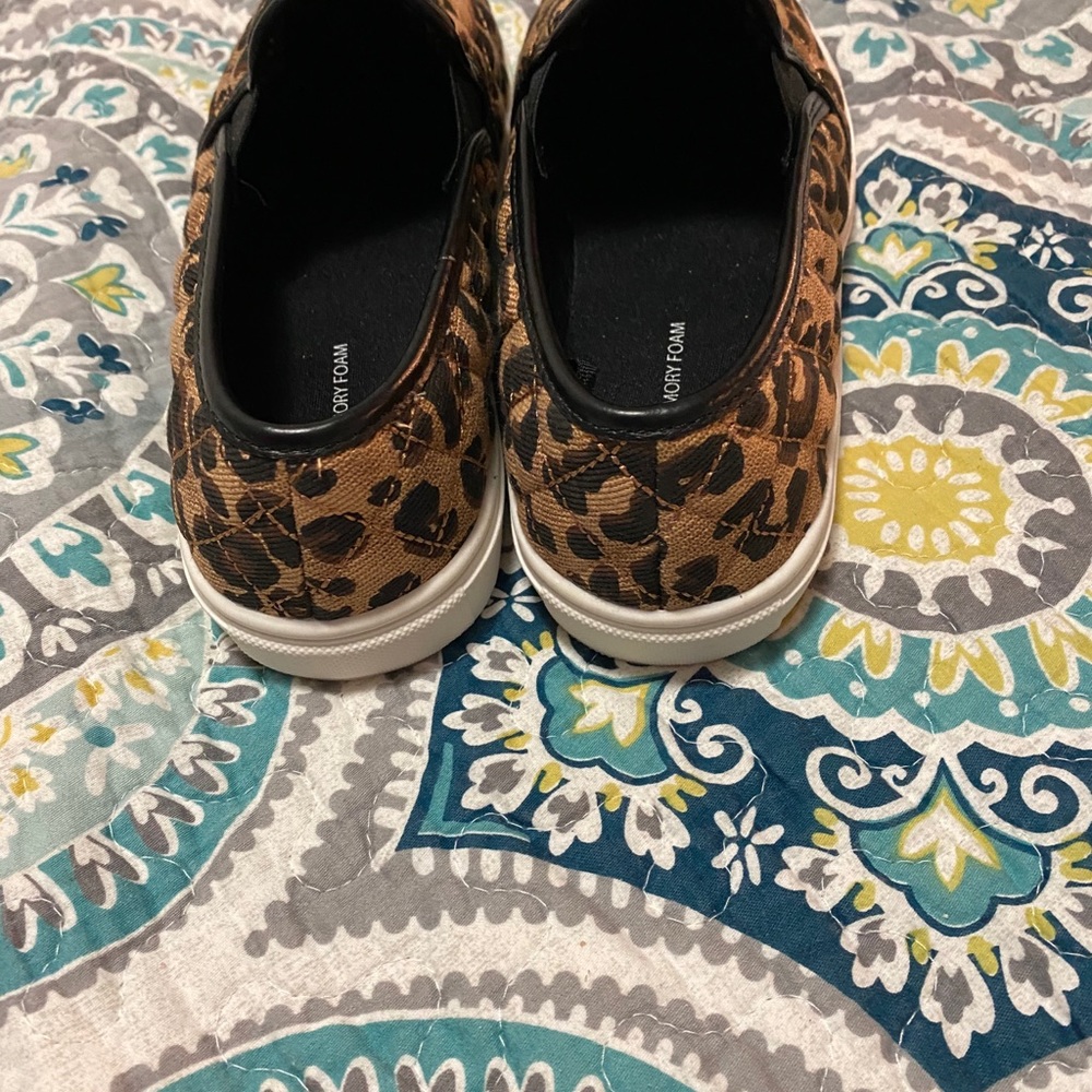 Shoes - Picture 3 of 4